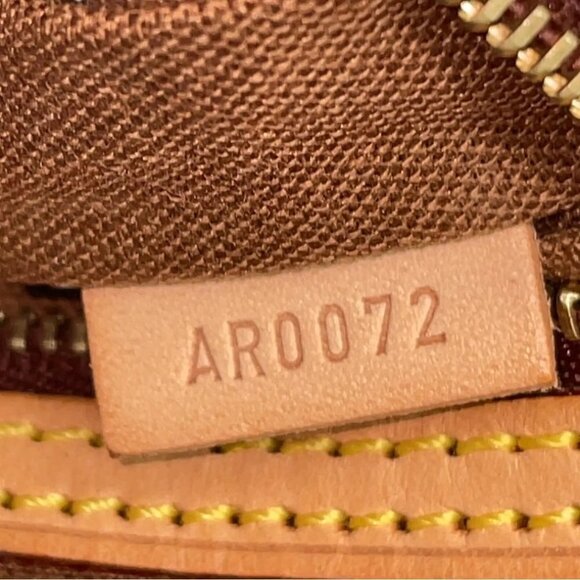 100% Authentic Louis Vuitton Monogram Trotteur Shoulder Bag - Picture 13 of 15